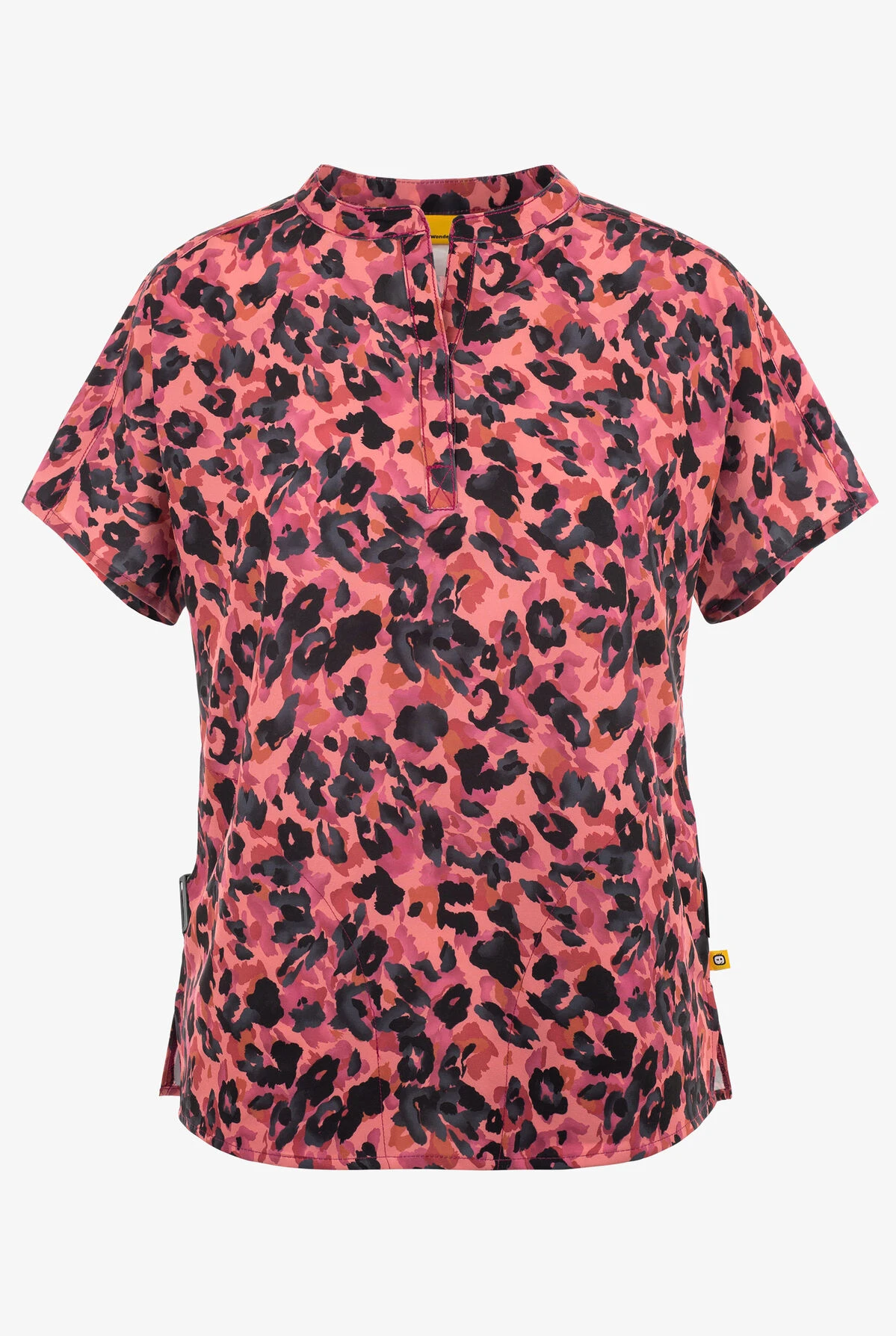 WonderWink Amala Animal Print Women's 3-Pocket STRETCH Round Neck Print Scrub Top 1 WonderWink Amala Animal Print Women's 3-Pocket STRETCH Round Neck Print Scrub Top
